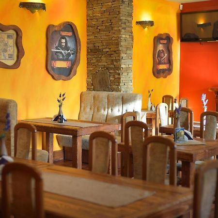Restauracja Zajazd Kasztelan 크로스노 외부 사진